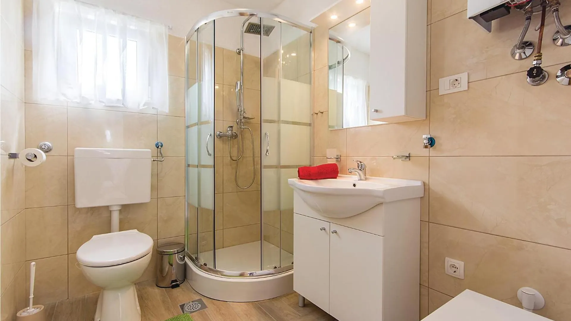 Stunning Home In Peroj With Wifi