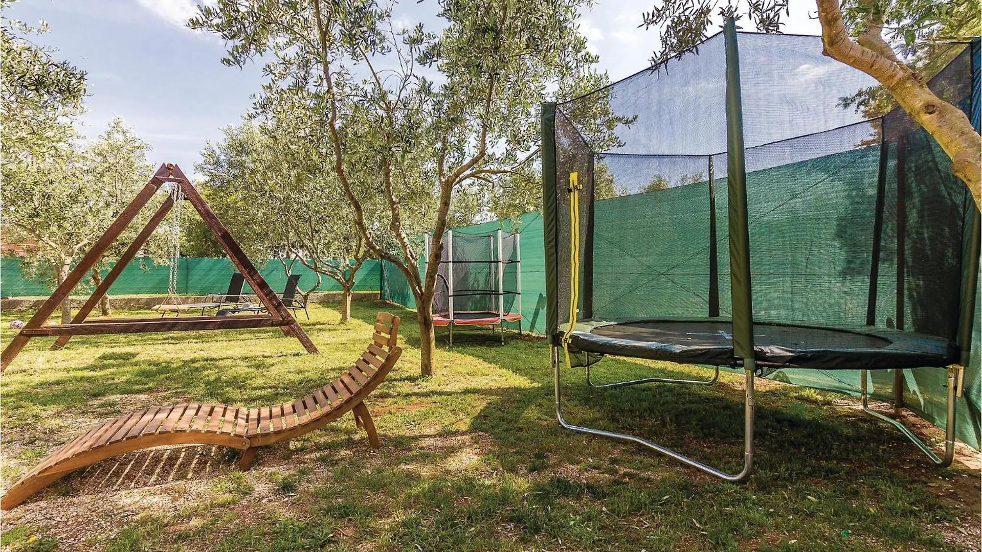 Stunning Home In Peroj With Wifi