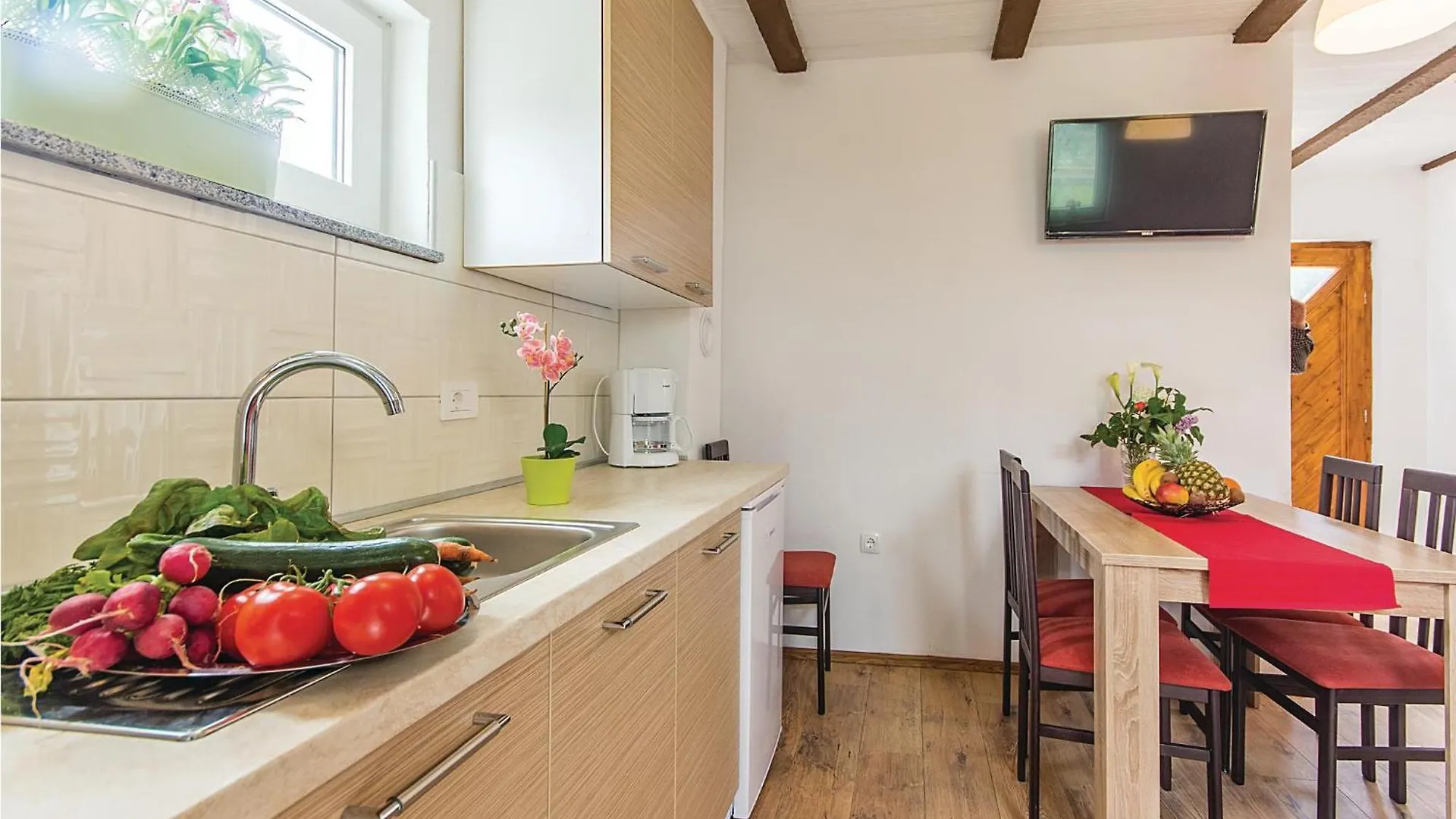 Stunning Home In Peroj With Wifi 0*,