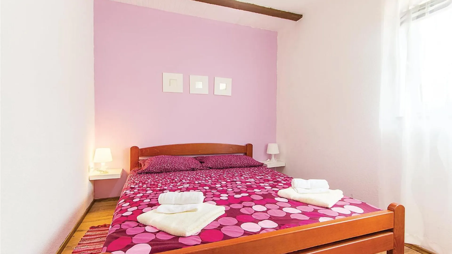 Stunning Home In Peroj With Wifi
